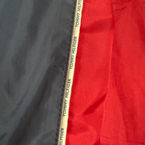 TOMMY HILFIGER 21” PTP Quilted Puffer Vest, Navy and Red, Size XL. - Picture 5 of 10